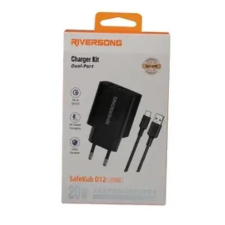 شارژر دیواری 20 وات ریورسانگ مدل Riversong SafeKub D12 CCM2